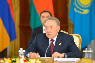 Нурсултан Назарбаев назвал перераспределение полномочий власти в Казахстане достижением года