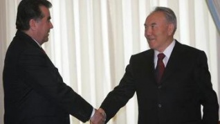 Казахстан готов оказывать Таджикистану всестороннюю поддержку, заверил Назарбаев