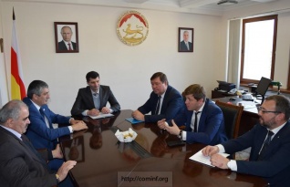 В Цхинвале состоялась рабочая встреча Руководителя Администрации Президента Республики с делегацией Российской Федерации