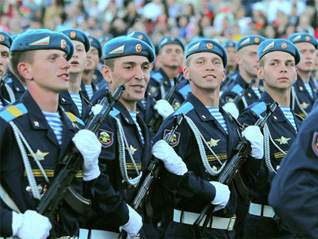 Военные Белоруссии и РФ отпраздновали День независимости в Минске