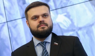 Артем Туров:  «Депутаты создадут механизм помощи россиянам, оказавшимся в сложной жизненной ситуации за границей»