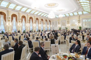 Шейх уль-ислам устроил ифтар по случаю священного месяца Рамазан В церемонии ифтар принял участие Президент Азербайджана Ильхам Алиев