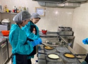 Казахские и иностранные студенты в Алма-Ате узнали о традициях Масленицы