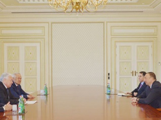 Президент Азербайджана принял делегацию во главе с председателем парламента Казахстана