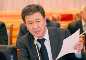 Парламент Киргизии одобрил кандидатуру Аскарбека Шадиева на пост первого вице-премьер-министра 
