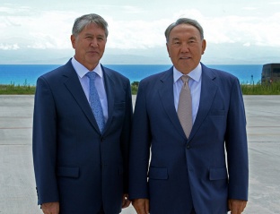 Назарбаев и Атамбаев открыли казахстанско-киргизскую границу