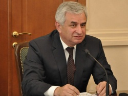 Рауль Хаджимба выигрывает выборы главы Абхазии