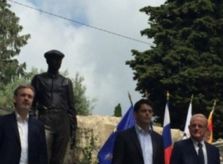 Во Франции открыли памятник писателю Ивану Бунину