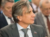 Ирек Зиннуров: «Называя Путина своим оппонентом, Порошенко привлекает себе голоса избирателей»