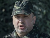 Турчинов поручил СНБО немедленно изучить вопрос о введении военного положения на Донбассе