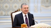 Шавкат Мирзиёев встретился в Баку с главами делегаций и руководителями международных организаций