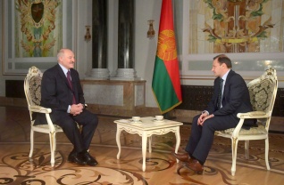 Александр Лукашенко: Наш драйвер - новое, основанное на элементах старого