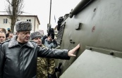 Петр Порошенко: украинские военные в любой момент готовы вернуть технику на исходные рубежи
