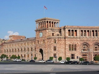 Премьер-министр Армении предложил реорганизовать правительство