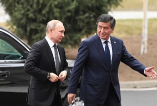 Визит Путина решил многие проблемы киргизстанцев, заявил Сооронбай Жээнбеков