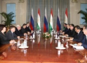 Президент Таджикистана принял губернатора Санкт-Петербурга