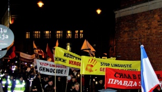 Массовое шествие в защиту русских школ прошло в Риге
