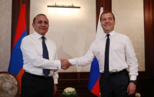 В Сочи прошли переговоры премьеров России и Армении 
