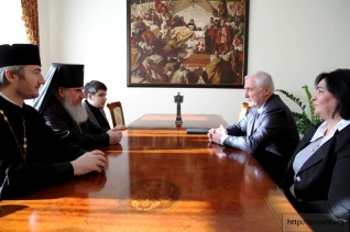 Президент Южной Осетии встретился с архиепископом Владикавказским и Аланским Зосимой