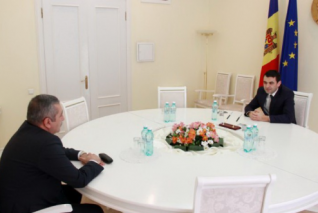 Премьер-министр Молдовы Кирилл Габурич провел встречу с послом Азербайджана в Кишиневе Намигом Алиевым