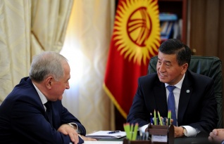 Премьер-министр Кыргызстана принял руководителя Федеральной таможенной службы России