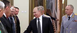 Владимир Путин встретился с руководителями оборонных ведомств ряда стран СНГ 
