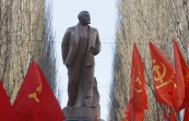 В Киеве демонтируют все коммунистические символы ко Дню независимости Украины