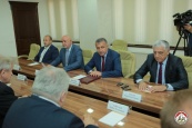 Президент Республики Южная Осетия провел встречу с делегацией Государственной Думы