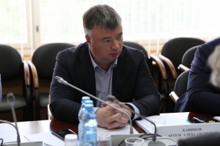 Артём Кавинов: «Необходимо проработать процедуру упрощенного гражданства для всех русскоязычных соотечественников, живущих в СНГ»