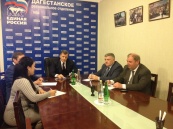 Заместитель председателя Комитета Умахан Умаханов провёл приём жителей Дагестана