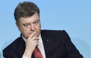 Петр Порошенко отказался от своих слов о намерении "освободить" донецкий аэропорт