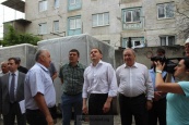 Председатель правительства Южной Осетии и министр РФ по делам Северного Кавказа посетили строящиеся объекты в Цхинвале