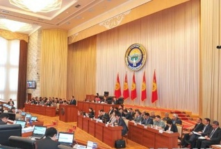 Жогорку Кенеш одобрил законопроекты по вступлению Кыргызстана в ТС