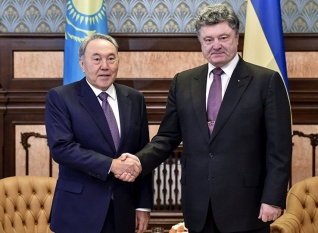 Главы Казахстана и Украины обсудили по телефону вопросы сотрудничества