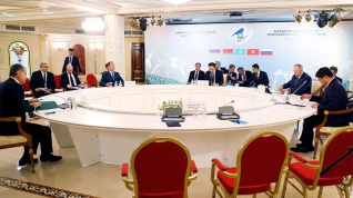 Премьеры России и Белоруссии обсудили поставки санкционной продукции
