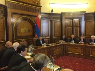 Министр ЕЭК Сергей Сидорский и Вице-Премьер-Министр Армении Ваче Габриелян обсудили реализацию согласованной промышленной и агропромышленной политики в ЕАЭС