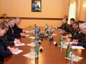 Министр обороны Азербайджана встретился со спецпредставителем ЕС по Южному Кавказу